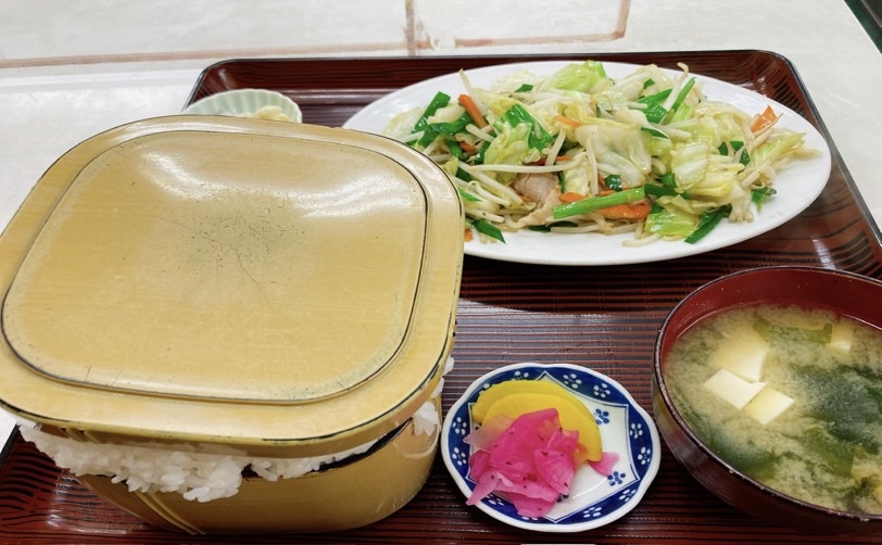 ご飯とおかずの定食