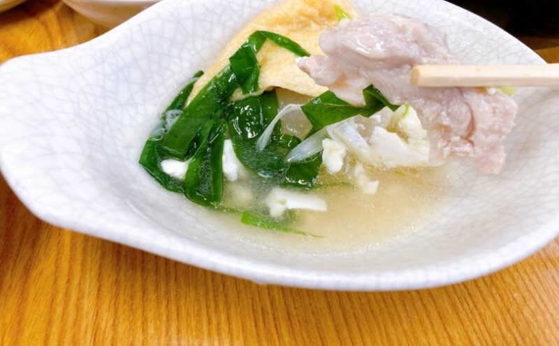 豚肉 豆腐 ニラ 汁物