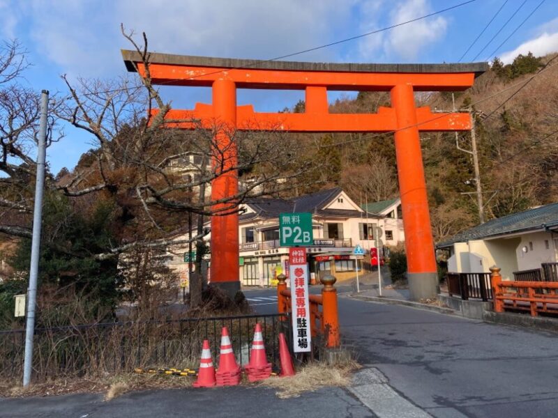 箱根の渋滞にはまり疲労困憊する車内の様子