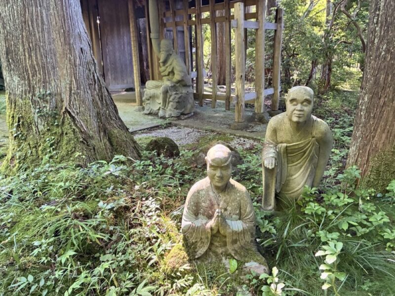 苔むしたお地蔵様
