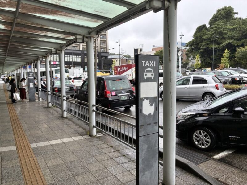 タクシー乗り場の風景