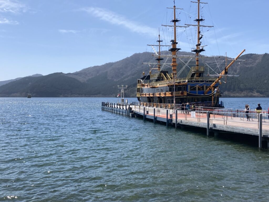 箱根芦ノ湖海賊船