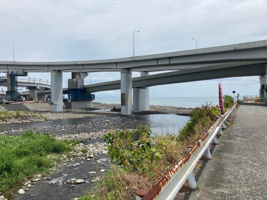 早川左岸駐車場