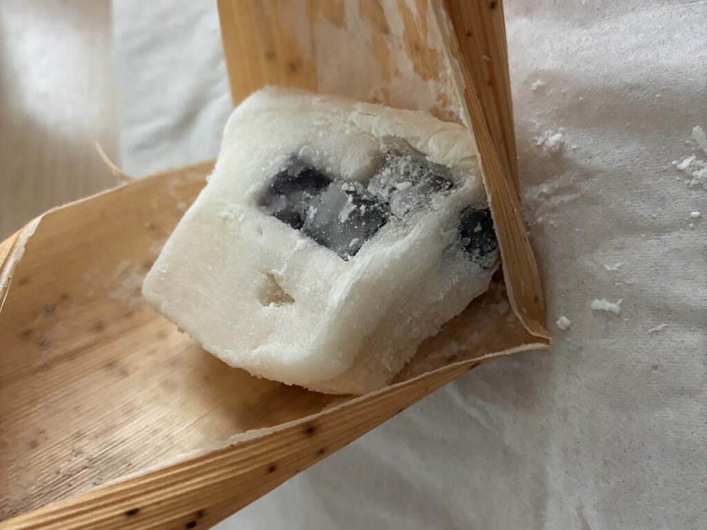 箱根湯本を代表する銘菓「湯もち本舗 ちもと」の湯もち